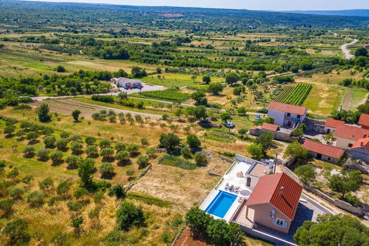 Villa Matea - Heated Pool, Peace, View Pridraga