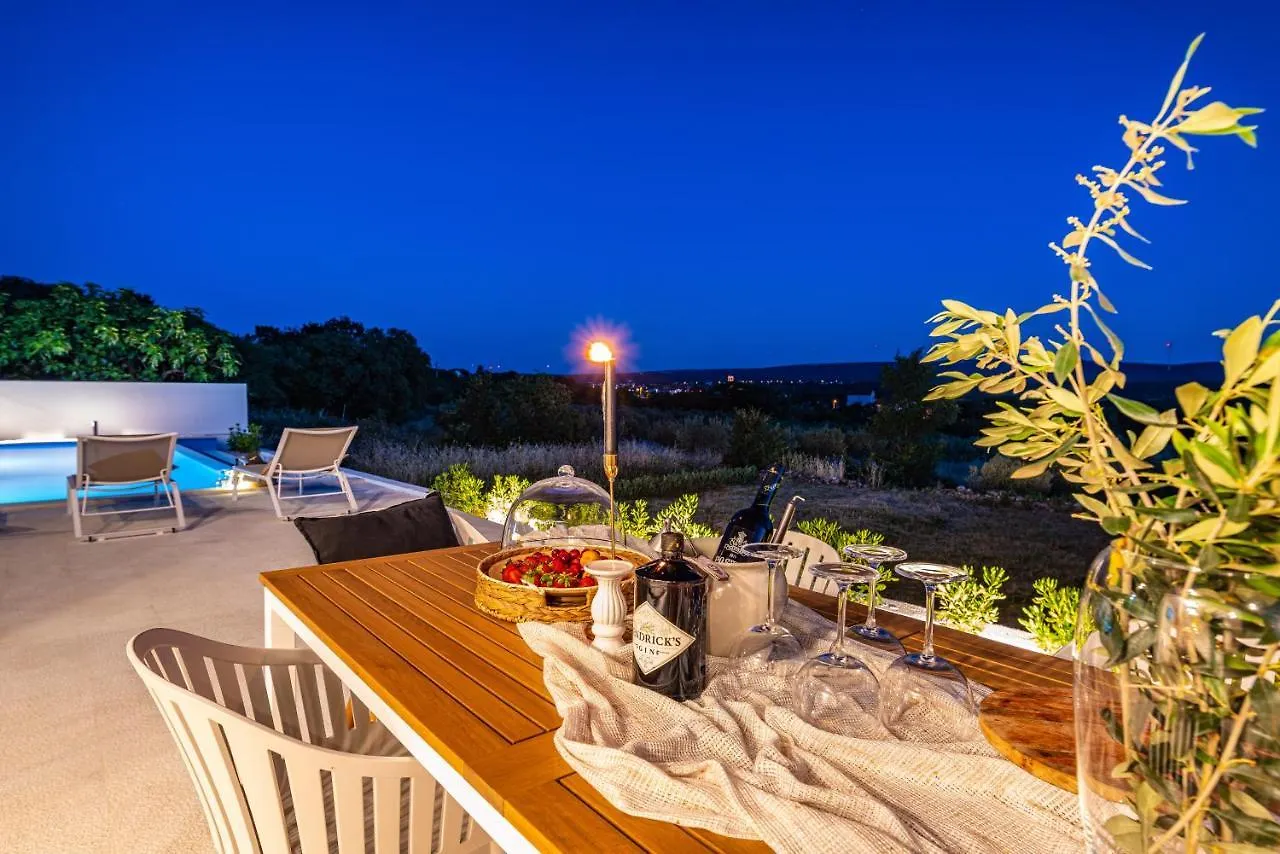 Villa Matea - Heated Pool, Peace, View  Pridraga